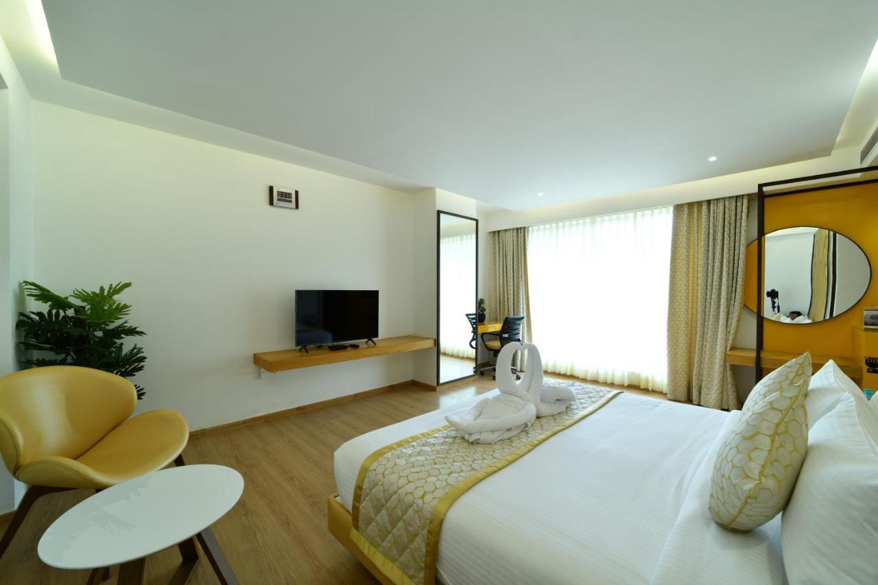 The President Hotel, Kumarapark Bangalore Exterior photo
